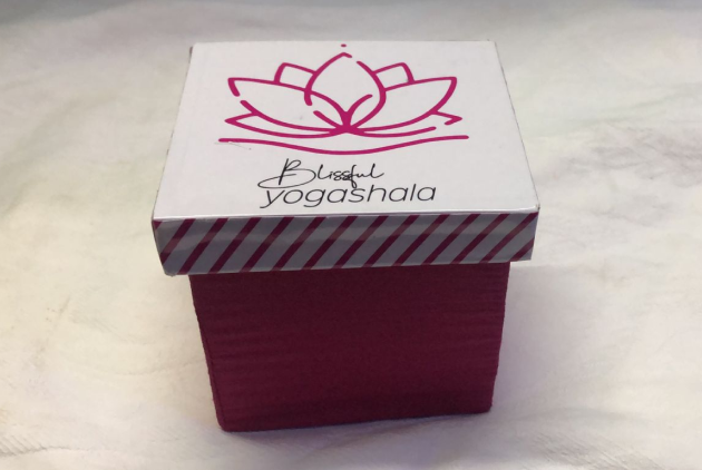 Lotus-gift-box2.webp